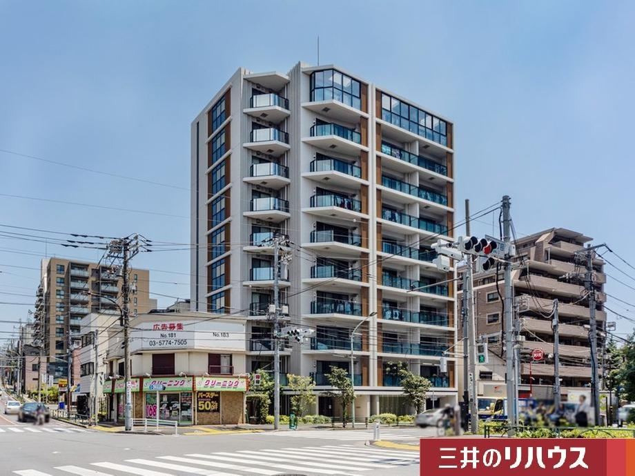 Stylish 2LDK+S Apartment in Sengoku - Photo 1