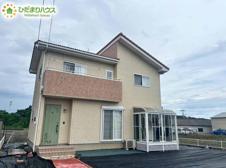 Stylish Custom-Built Home with Spacious Land in Honjo - Photo 1