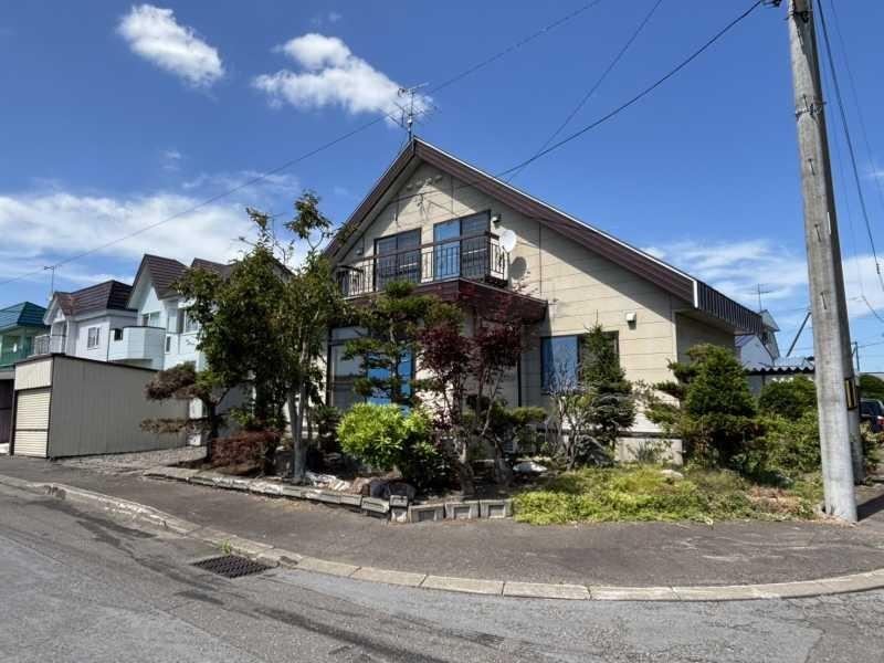 Renovation Opportunity: 4LDK Detached House in Nagayama - Photo 1