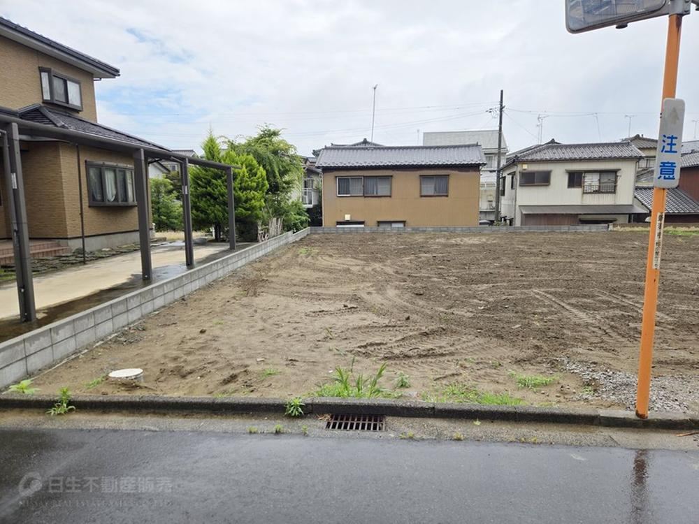 Spacious Land Near Ariake-dai Elementary School - Photo 1