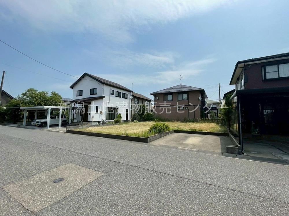 Convenient Land Near Ion Shirane Store - Photo 1