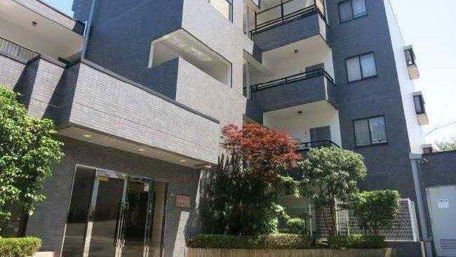 2LDK apartment in Atami, Shizuoka - Photo 1