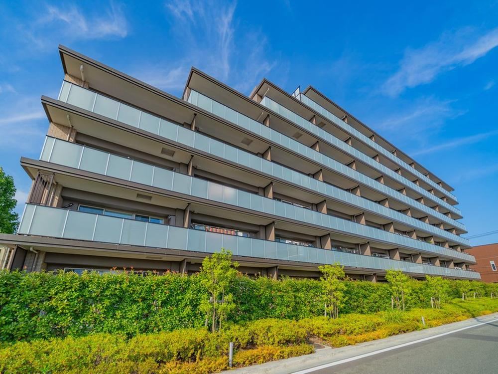 Newly Built 2LDK+S Apartment in Shimmei - Photo 1