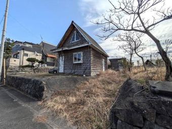 Scenic 1K House with Ocean Views in Naruto-cho