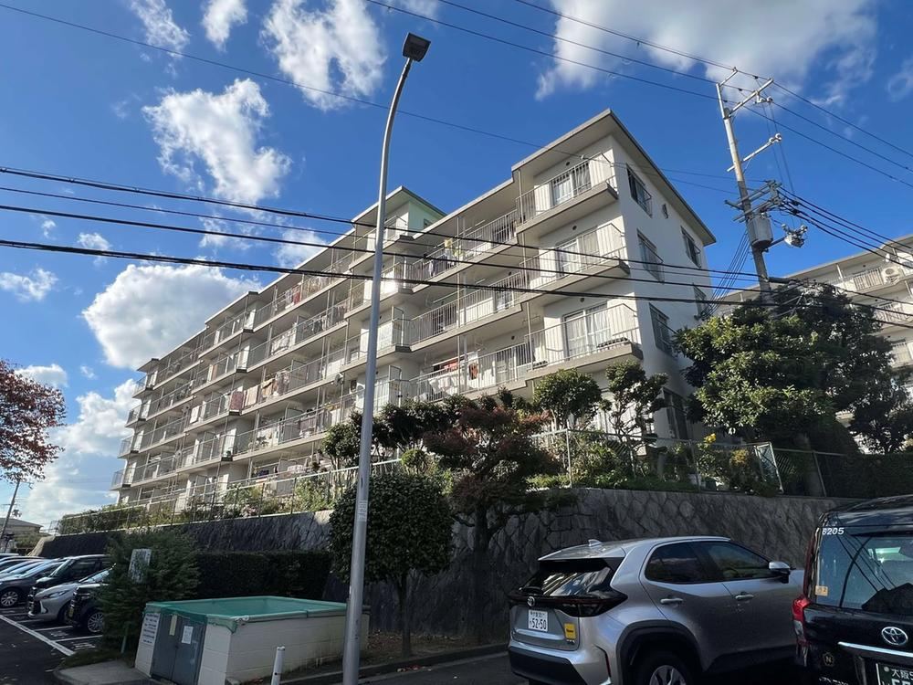 4DK apartment in Takatsuki, Osaka - Photo 1