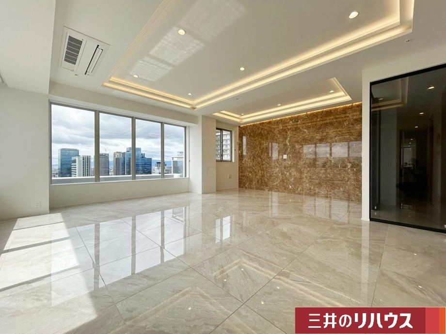 2LDK apartment in Kita Ward, Osaka - Photo 1