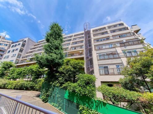 2LDK apartment in Shinjuku Ward, Tokyo - Photo 1