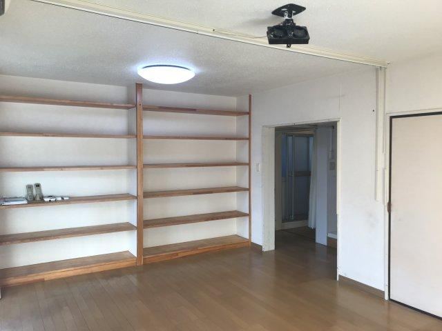 Well-Preserved 2DK Apartment in Ichizawa - Photo 1