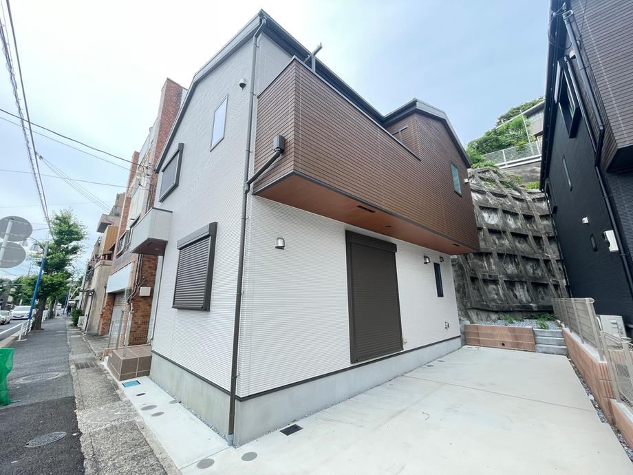 4LDK house in Yokosuka, Kanagawa - Photo 1
