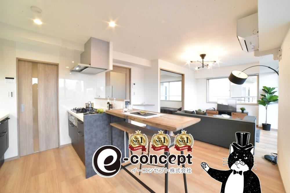Renovated 2LDK Apartment with Furniture - Photo 1