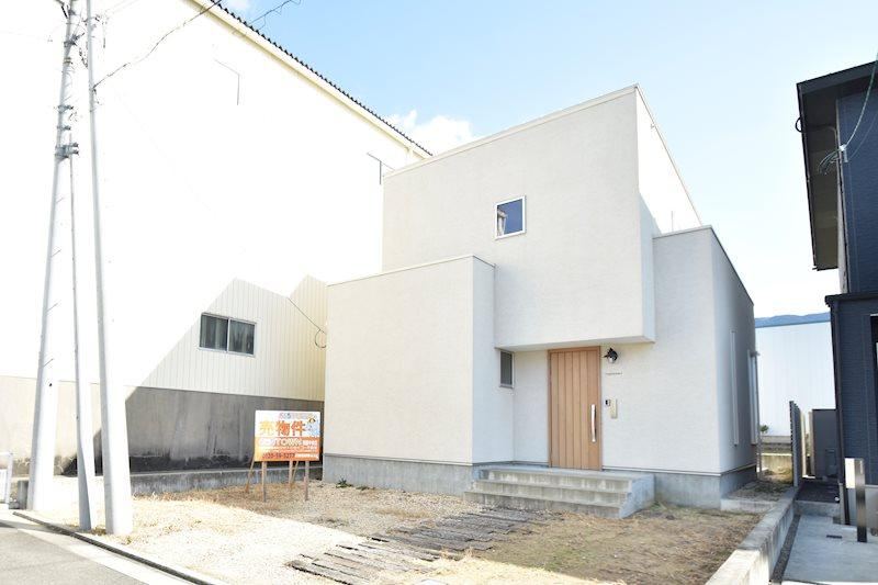 Upcoming 3LDK Renovated House in Tsuma Bird Town - Photo 1
