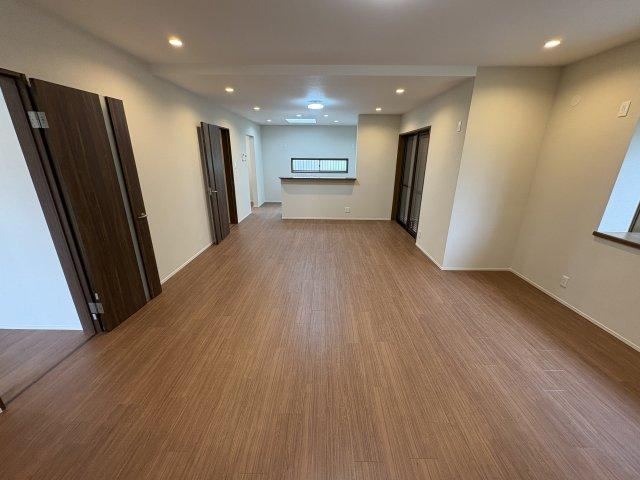Renovated 4LDK House with Parking in Miyashita, Kobe - Photo 1