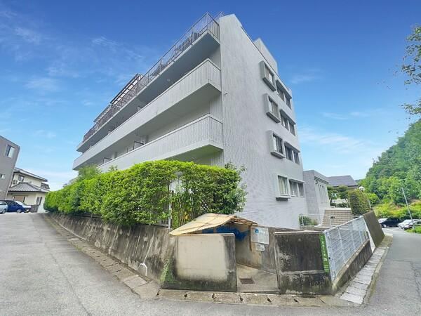 4LDK apartment in Higashi Ward, Hiroshima - Photo 1