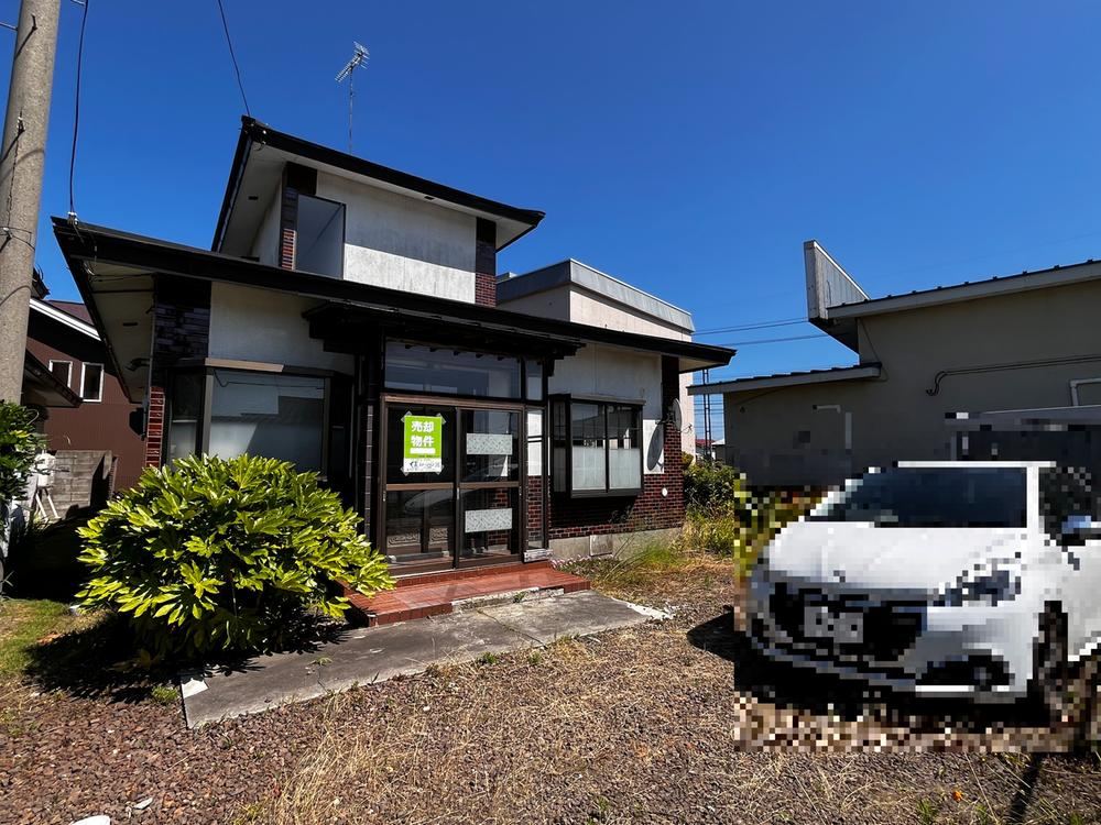 Convenient 4LDK Detached House Near Mega and Itoku Supermarkets - Photo 1