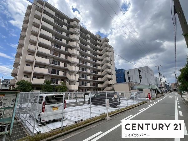 3LDK apartment in Sakai Ward, Sakai, Osaka - Photo 1