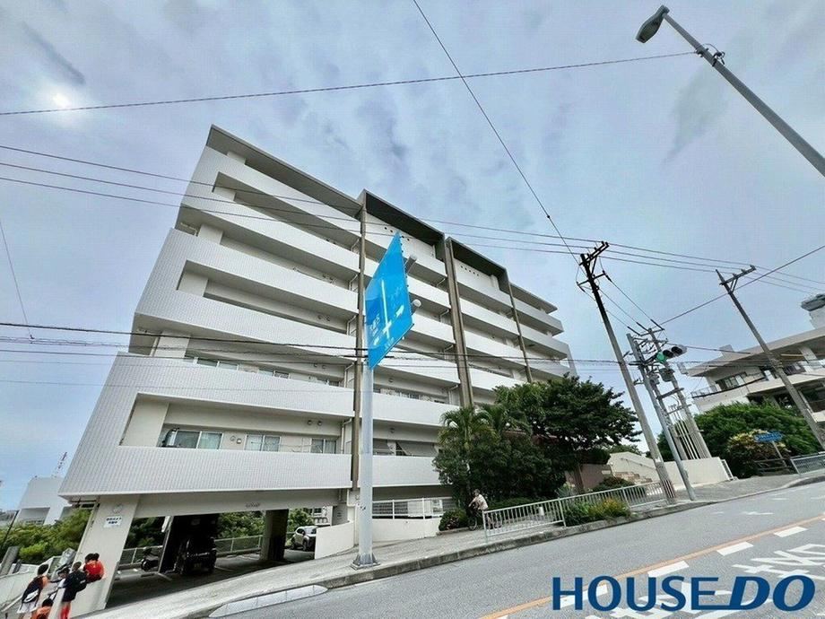4LDK apartment in Ginowan, Okinawa - Photo 1