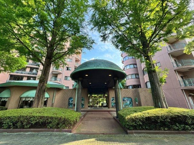 Spacious 4LDK Apartment in Ueno - Photo 1