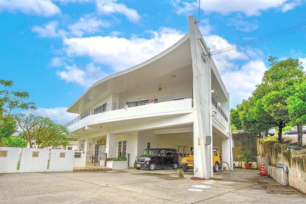 3LDK House with Scenic Views in Okinawa City - Photo 1