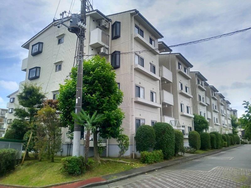 Spacious 4LDK Apartment in Kubo Inari - Photo 1