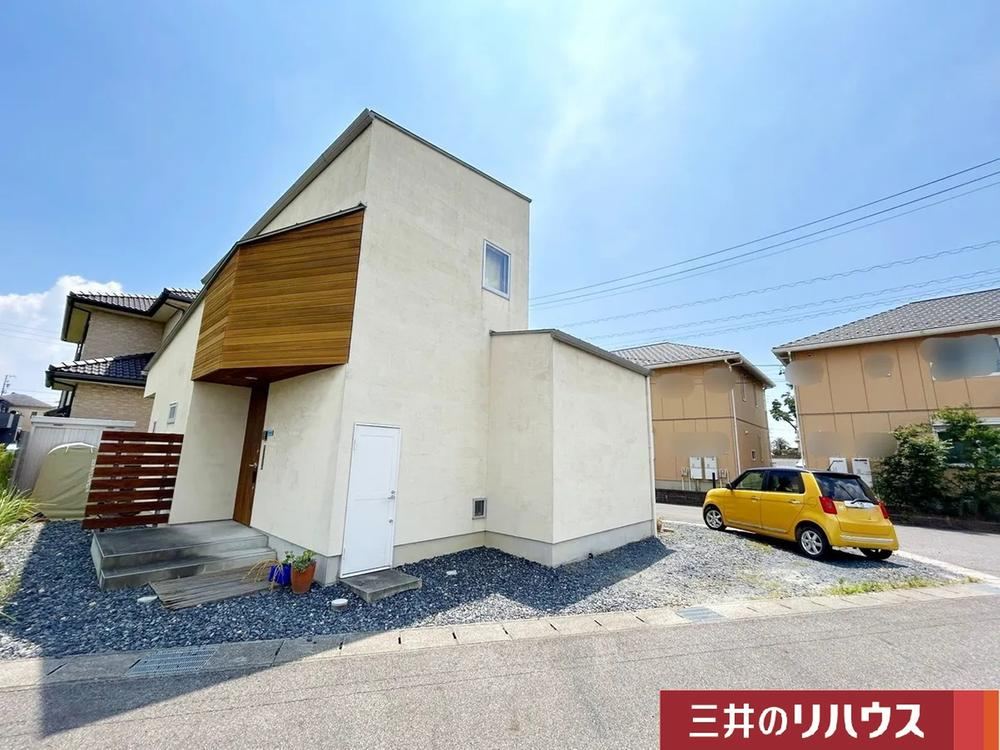 Charming 3LDK Home in Handa - Photo 1