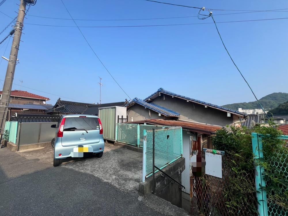 5DK House with Parking Near Monorail in Kitakyushu - Photo 1