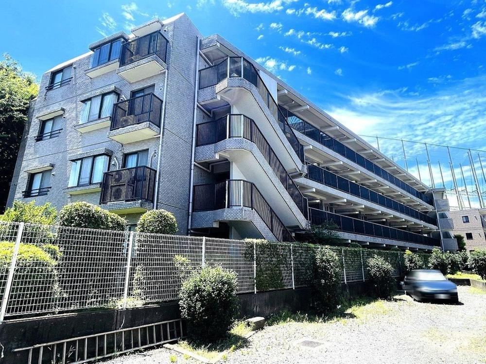 Spacious 3LDK Apartment in Shin-Isono - Photo 1