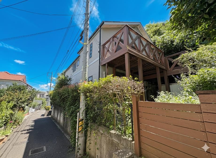 3LDK Home with Loft in Shimizugaoka, Surrounded by Greenery - Photo 1