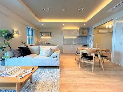 Bright 2LDK Apartment with Views in Meguro - Photo 1