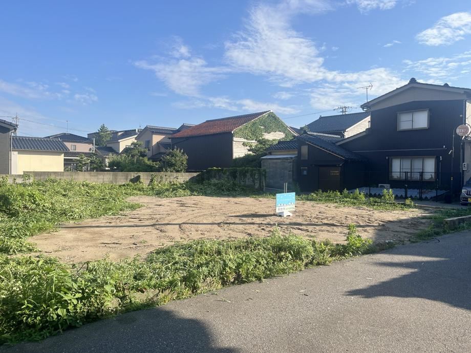 297 m² land in Kanazawa, Ishikawa - Photo 1