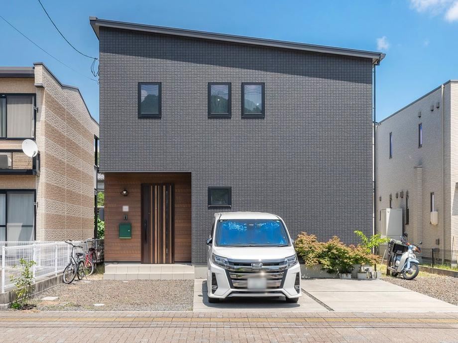 4LDK house in Hatsukaichi, Hiroshima - Photo 1
