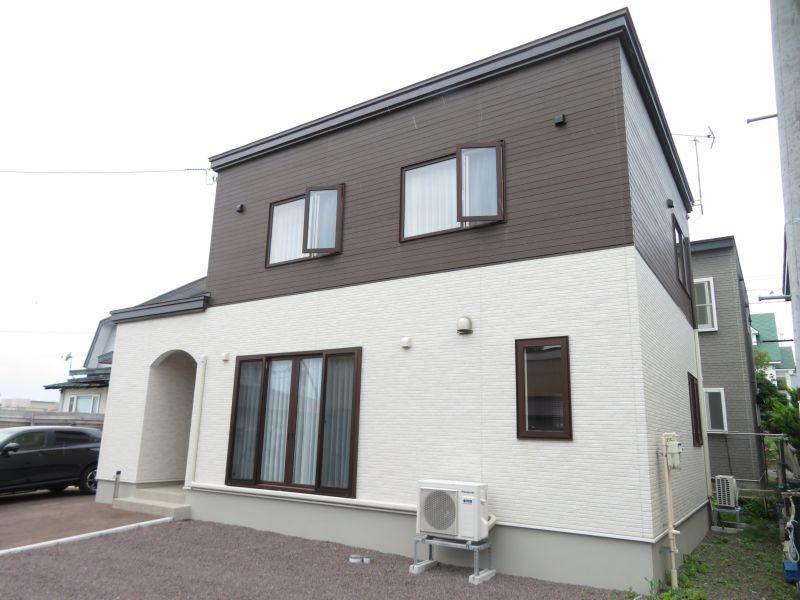 Modern 3LDK House Near Goryokaku Station in Hakodate - Photo 1