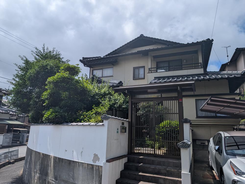 Well-Maintained 5DK Home in Hikosima - Photo 1
