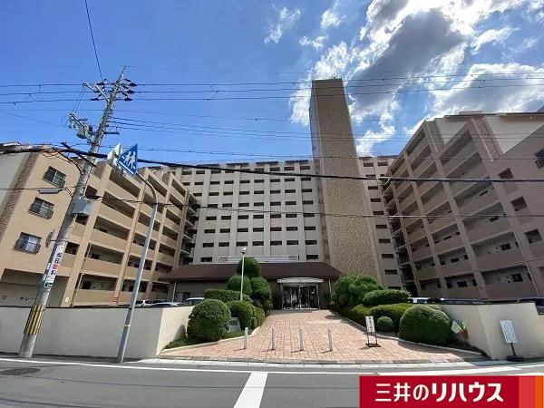 3LDK apartment in Takarazuka, Hyogo - Photo 1