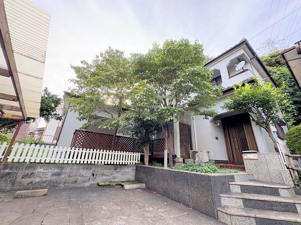 Spacious 94 Tsubo Lot with Deck and South Garden - Photo 1