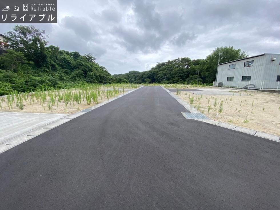 Family-Friendly Land in Ihoishi, 4 Minutes from Hon-Shiogama Station - Photo 1