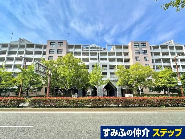 4LDK apartment in Sawara Ward, Fukuoka - Photo 1