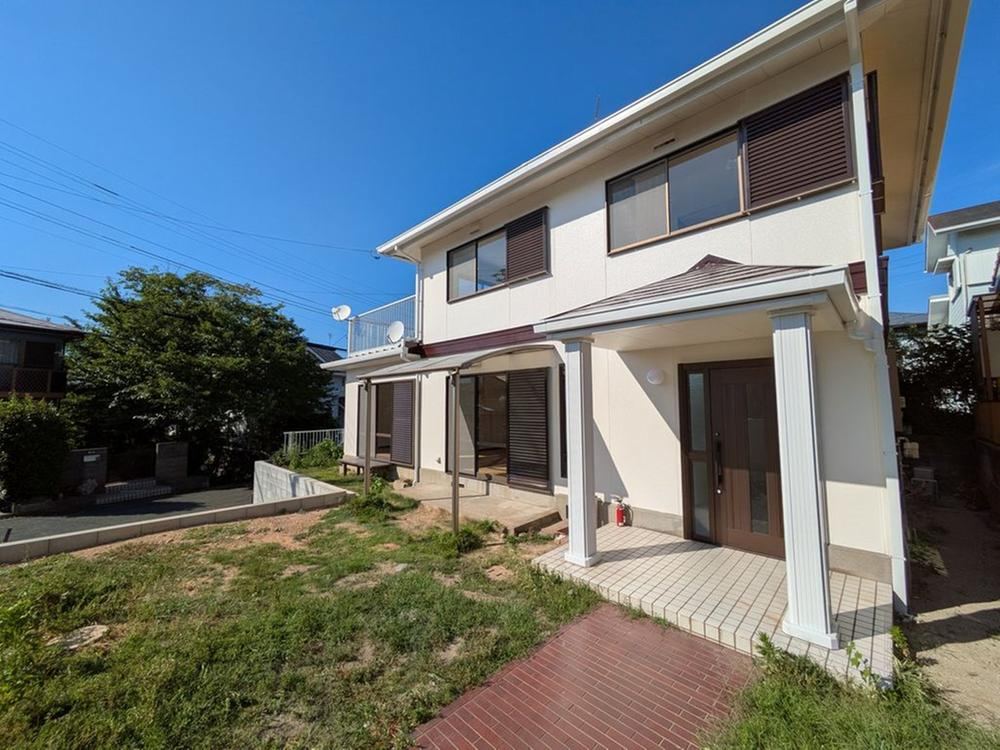 Fully Renovated 4LDK House with Parking in Munakata City - Photo 1