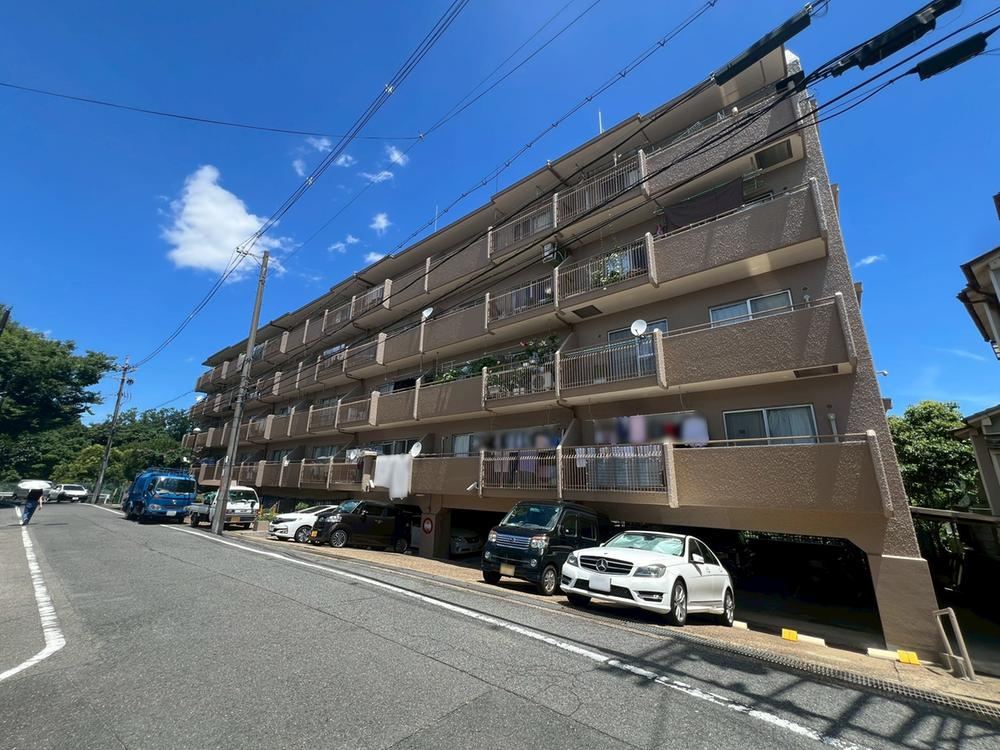 3LDK apartment in Hirakata, Osaka - Photo 1