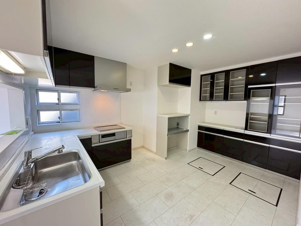 Spacious 4LDK House in Sakai - Photo 1