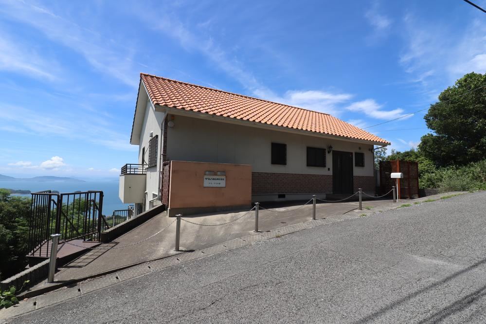 Modern 6LDK Home with Ocean Views in Ushimado - Photo 1