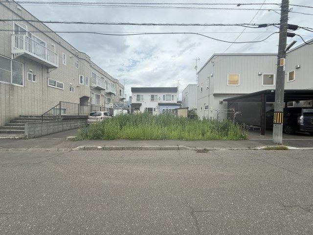 142 m² land in Higashi Ward, Sapporo, Hokkaido - Photo 1