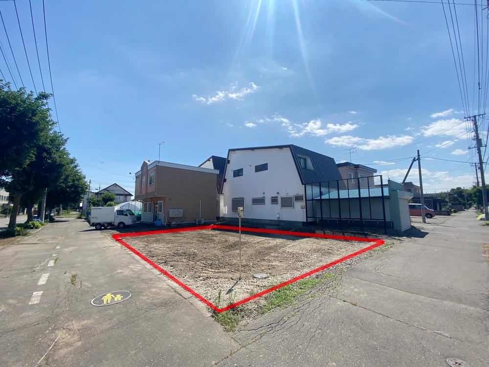 Rare Corner Lot in Eastern Obihiro - Photo 1