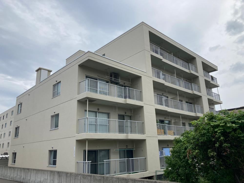 3LDK apartment in Nishi Ward, Sapporo, Hokkaido - Photo 1