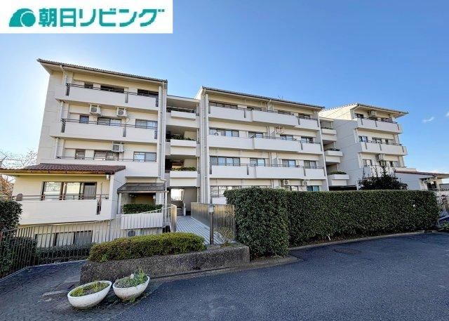 Spacious Newly Renovated Apartment with Over 95 sqm in Hachioji, Tokyo - Photo 1