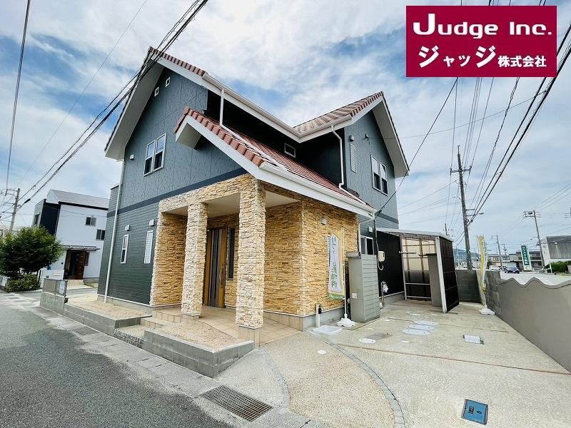 4LDK House with Renovated Interiors - Photo 1