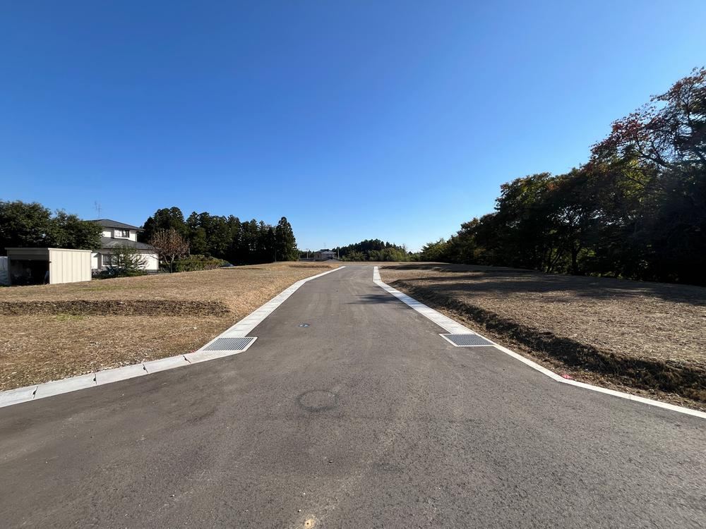 Generous Land with No Building Conditions in Fukuoka - Photo 1