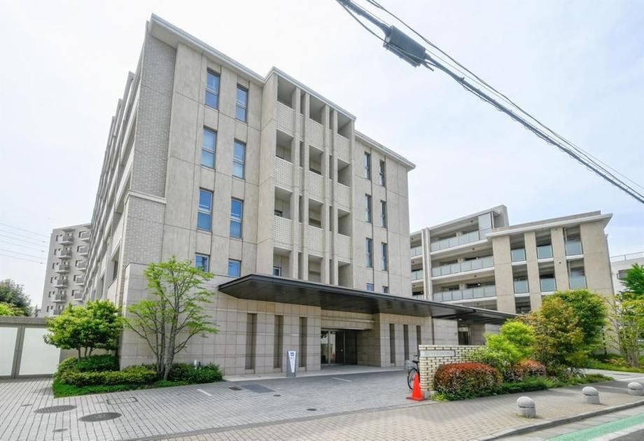 Bright 3LDK Apartment in Mure - Photo 1