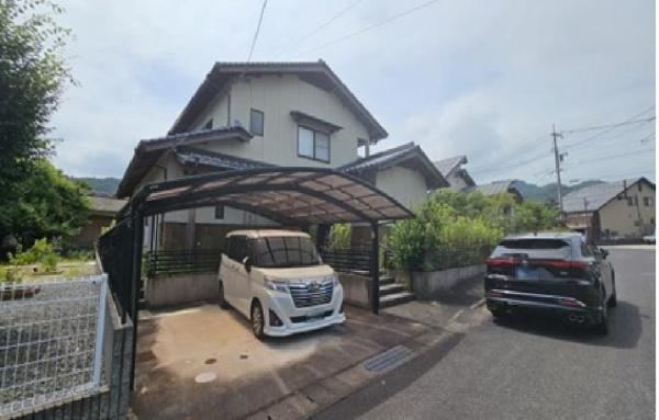 Spacious 5LDK Home in Fukusato, Near Kishimoto Station - Photo 1