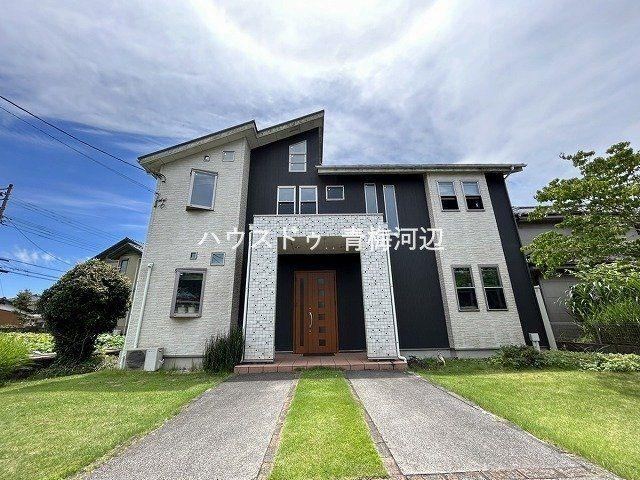Expansive 7LDK House with Large Yard in Ome - Photo 1