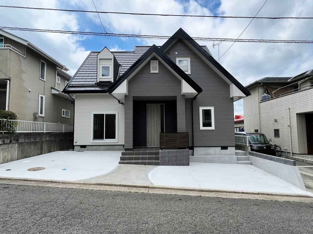 Recently Renovated Home Near Saijo Bypass - Photo 1